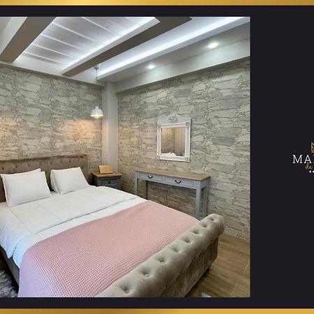 Maison De Luxx A3 Apartment Larissa Bagian luar foto