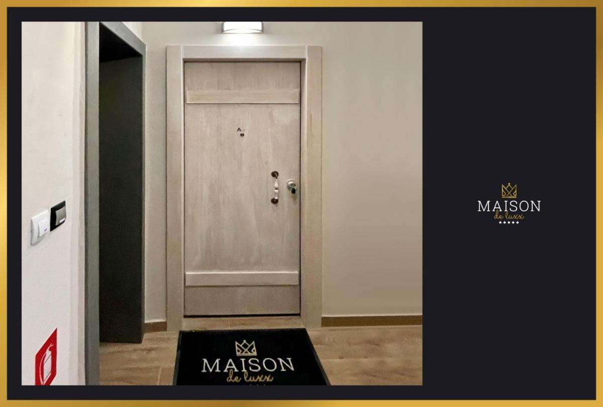Maison De Luxx A3 Apartment Larissa Bagian luar foto