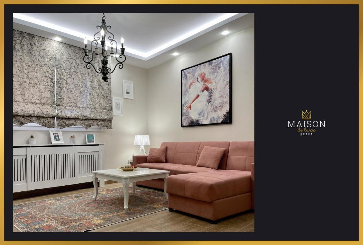 Maison De Luxx A3 Apartment Larissa Bagian luar foto